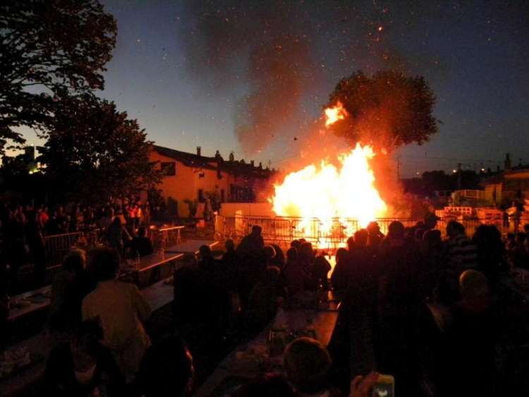 Tradition respectée aux Forges avec le feu de la Saint-Jean